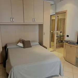 https://rossi-lake.it-lombardy.com